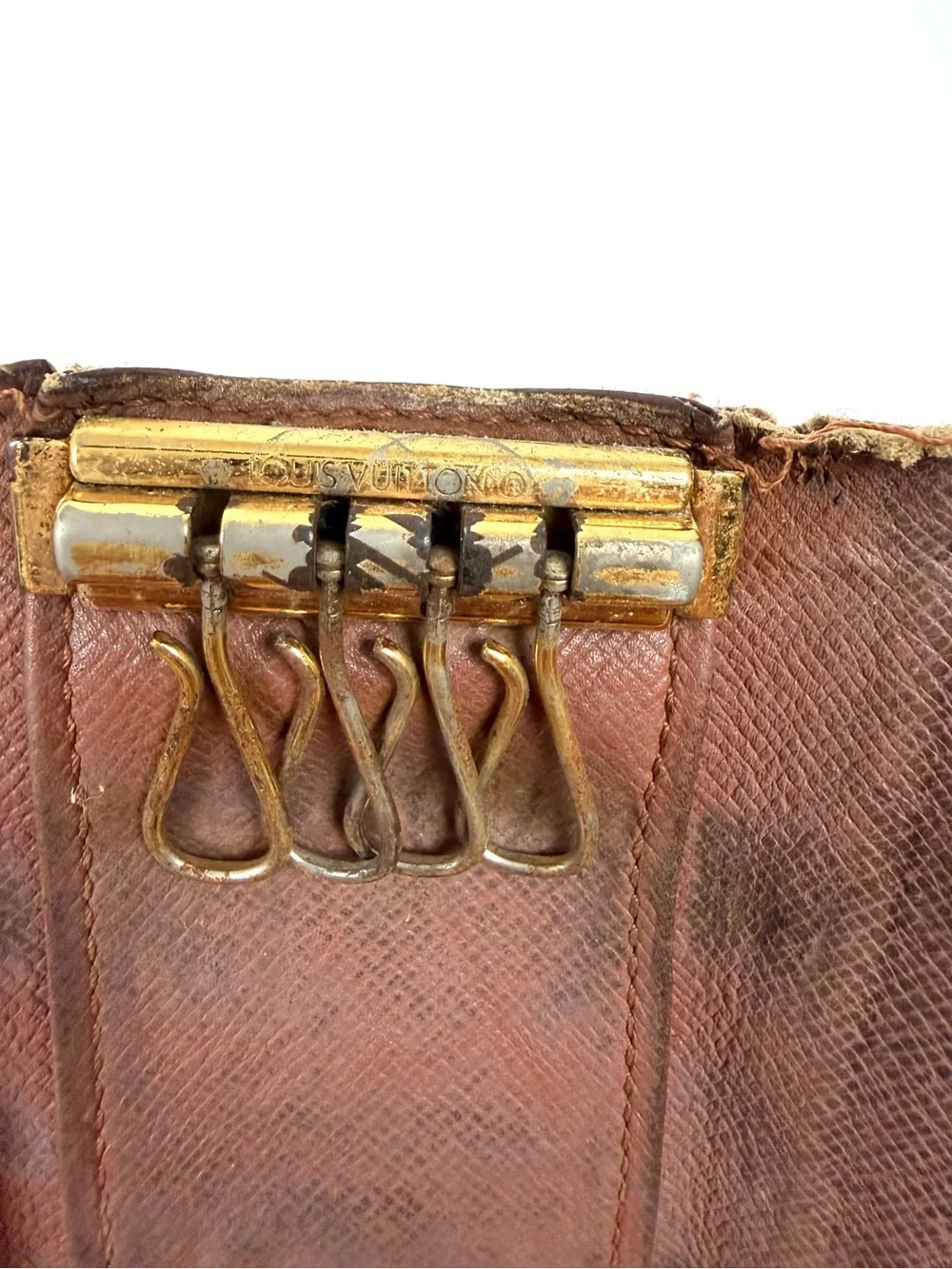 Authentic Louis Vuitton Monogram 4 Key Holder Case